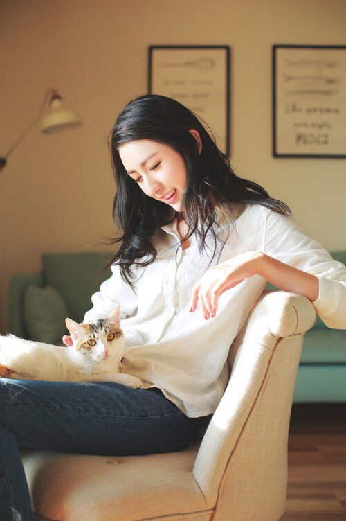 kaiyun体育综合-麦基翁蝉联仰泳三项冠军，麦基翁拿了几块金牌