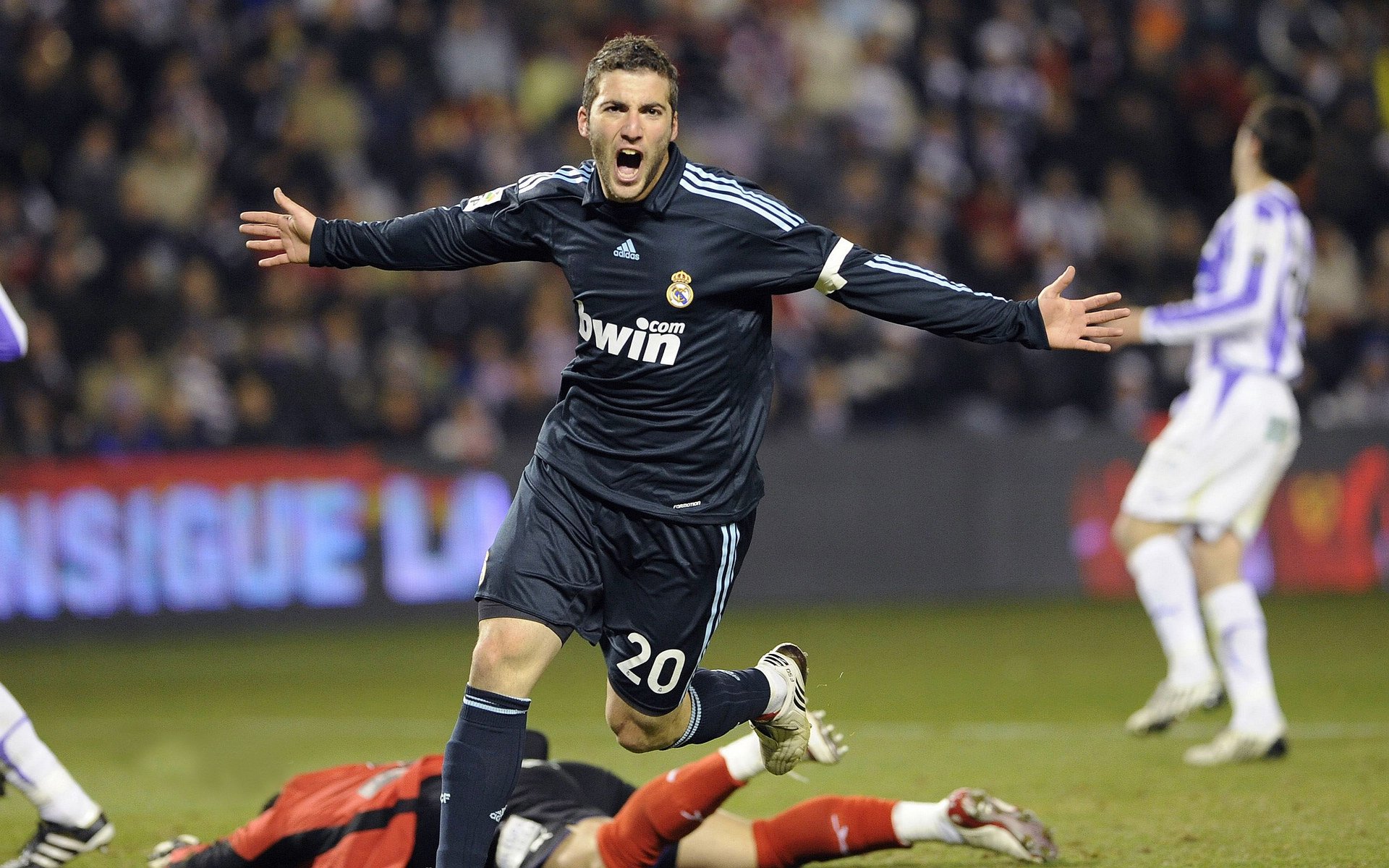 荷兰男足未能卫冕奥运金牌，西班牙队夺冠，荷兰5_1西班牙阵容